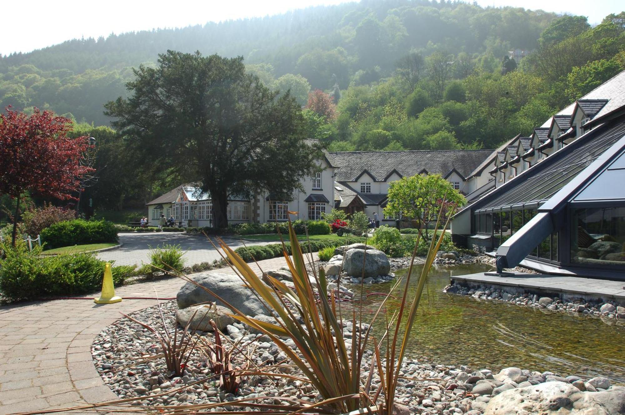 Wild Pheasant Hotel & Spa Llangollen Buitenkant foto