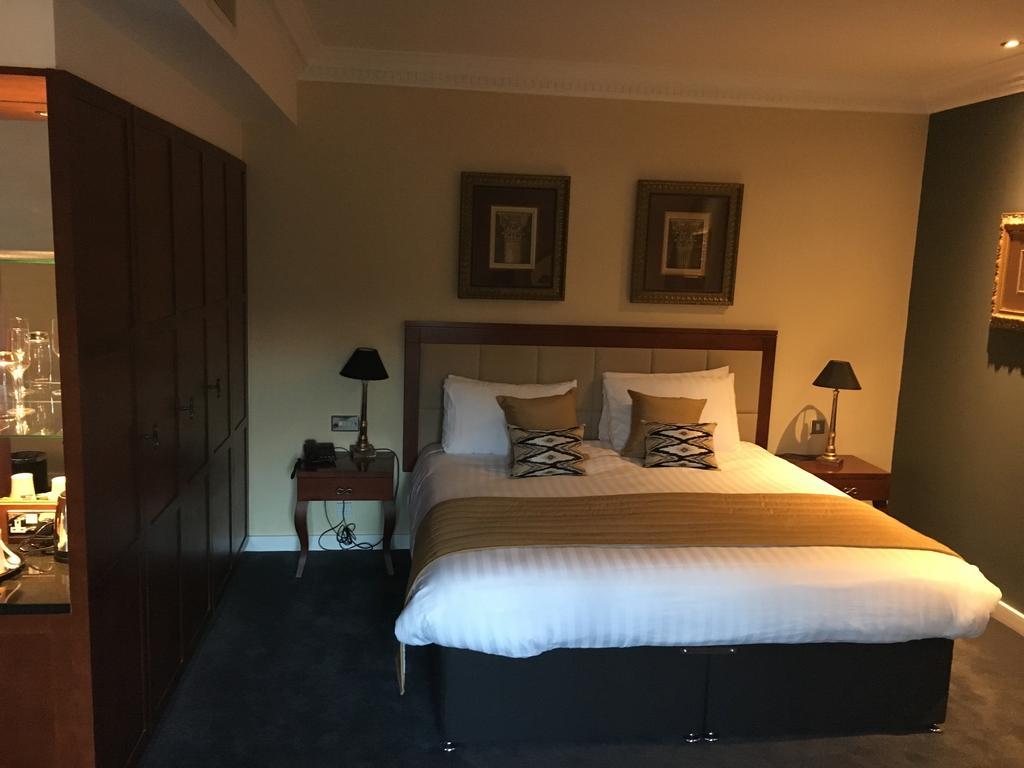 Wild Pheasant Hotel & Spa Llangollen Buitenkant foto