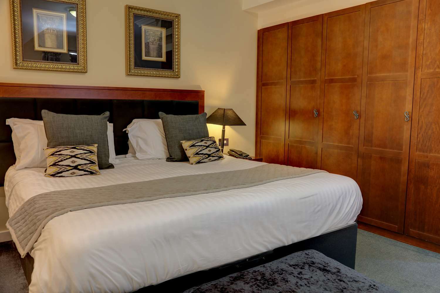 Wild Pheasant Hotel & Spa Llangollen Buitenkant foto